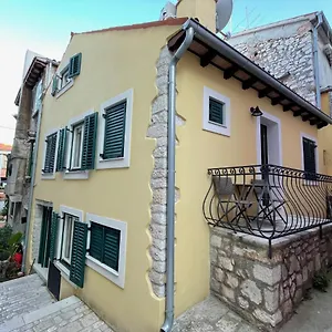 Yellow House Rovigno