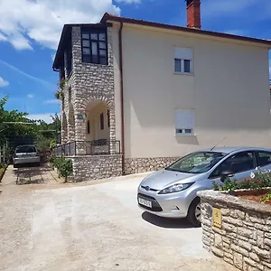 Bukarica , Pola Croazia