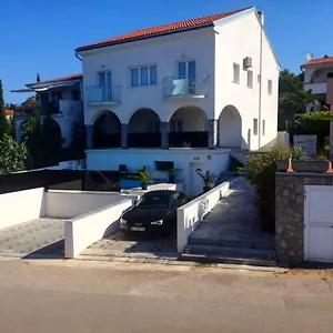 Infinity , Pinezići Croazia